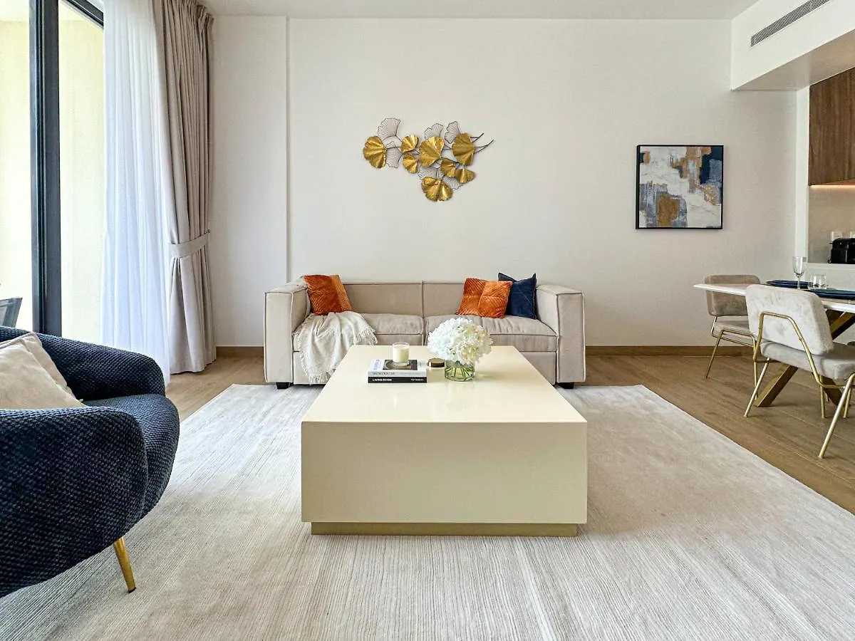 Apartment Higuests - Wake Up Facing The Sea In This Luxury Retreat Dubai