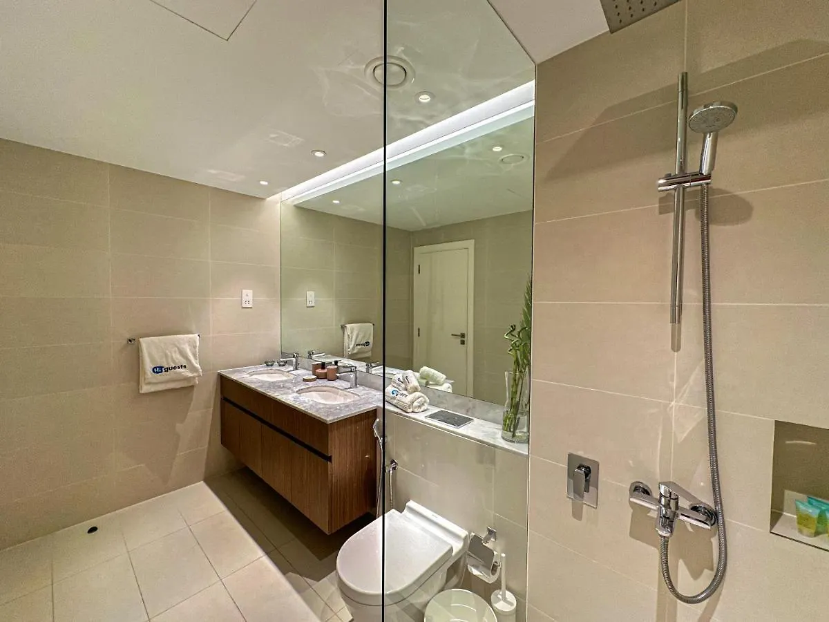 Higuests - Wake Up Facing The Sea In This Luxury Retreat Dubai Apartment
