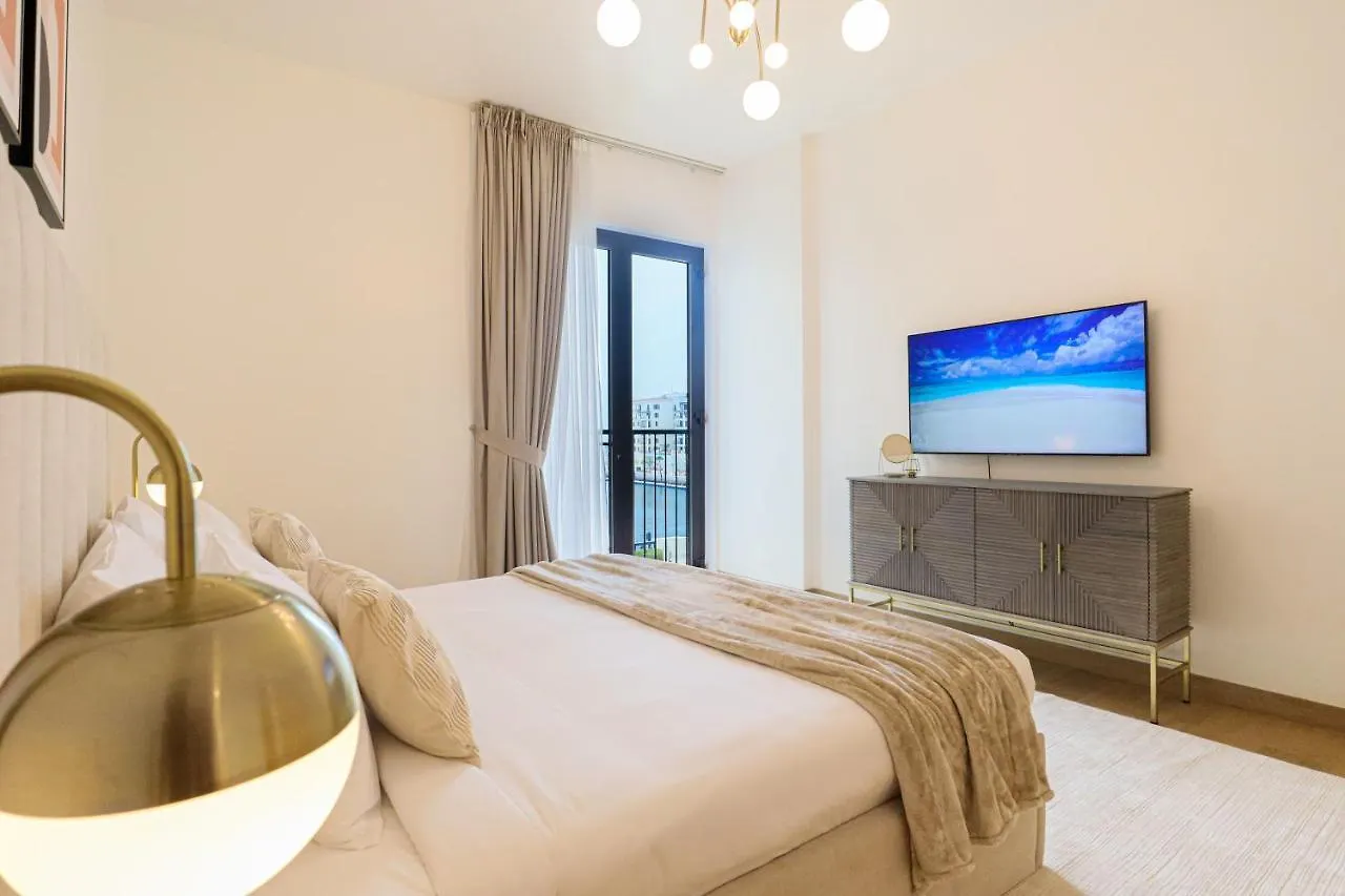 Higuests - Wake Up Facing The Sea In This Luxury Retreat Dubai Apartment
