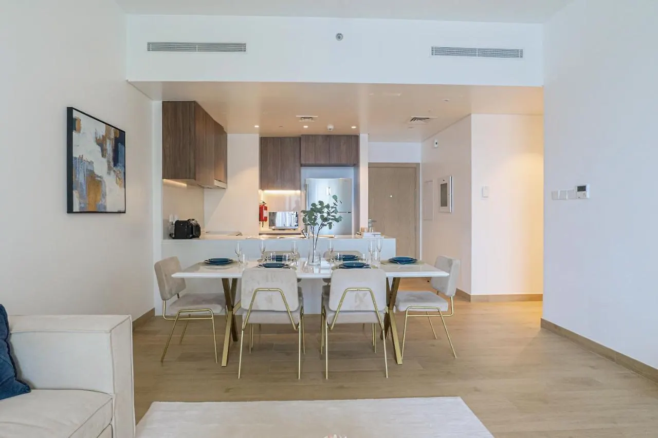 Apartment Higuests - Wake Up Facing The Sea In This Luxury Retreat Dubai United Arab Emirates